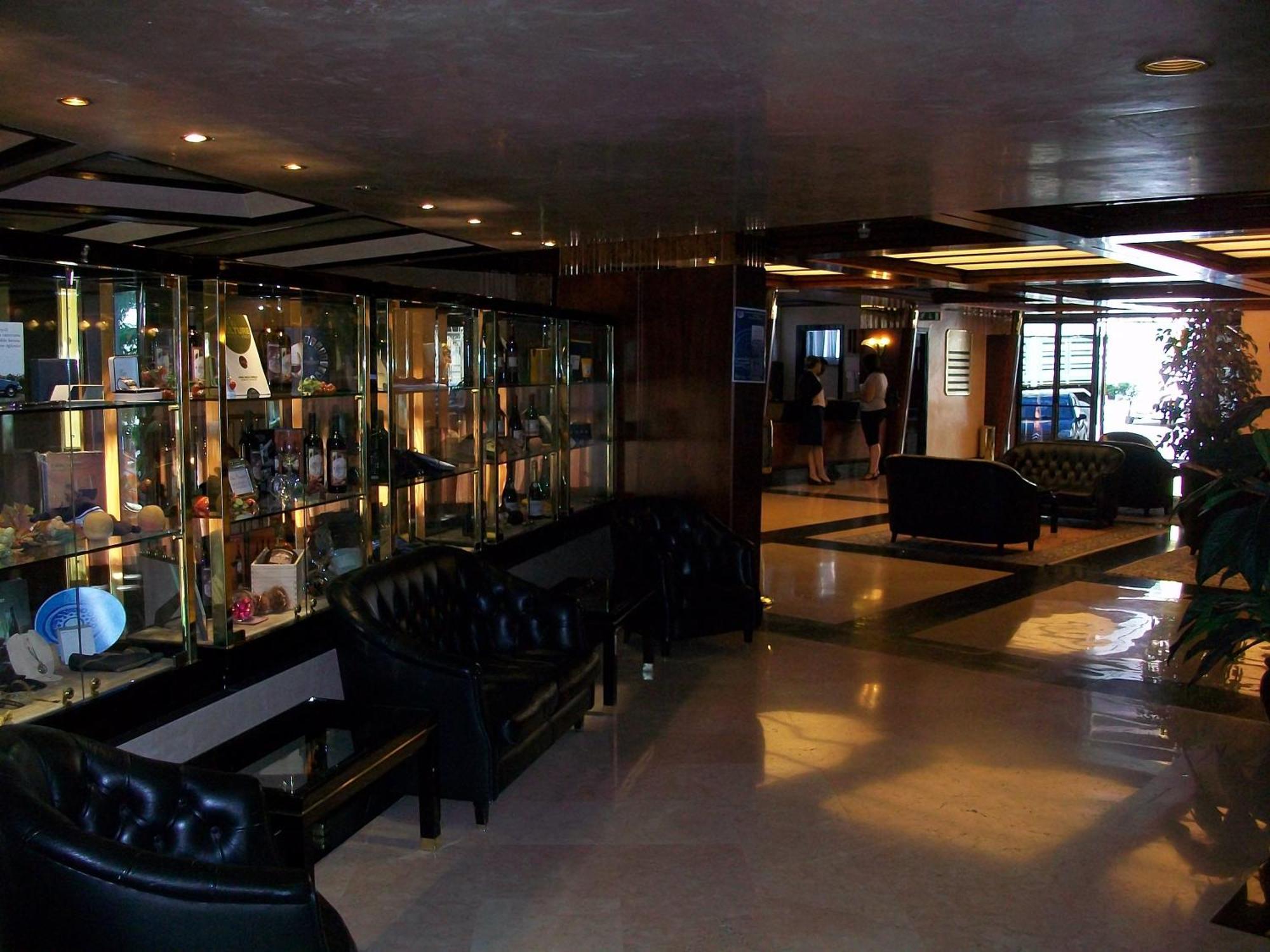 Grande Albergo Potenza Esterno foto